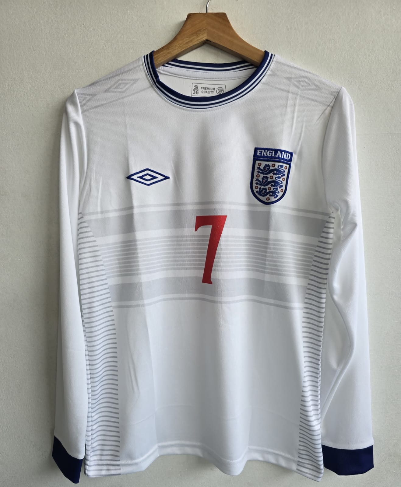 England 1999–2001 Home (BECKHAM) - View 1